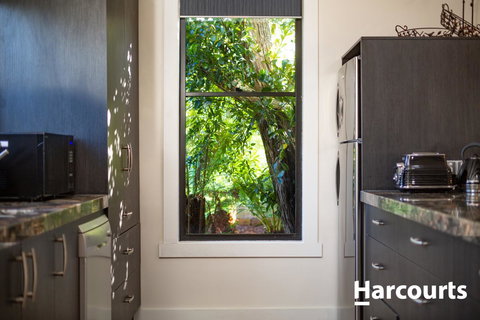 The WeareHouse In Deloraine - Accommodation Main Beach 12