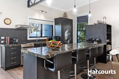 The WeareHouse In Deloraine - Accommodation Main Beach 17