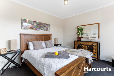 The WeareHouse In Deloraine - Accommodation Main Beach 4