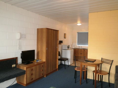 Aberdeen Court Apartments - Accommodation Main Beach 8