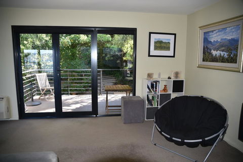 Studioat10 - Accommodation Main Beach 4