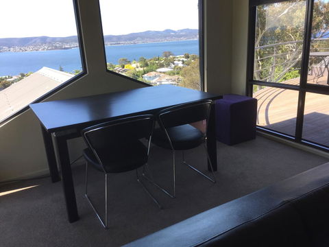 Studioat10 - Accommodation Main Beach 21