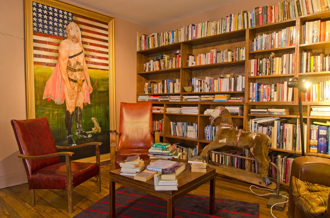  Accommodation Main Beach