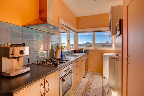 Maison Del Mar - Accommodation Main Beach 4