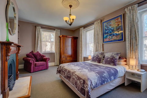 Maison Del Mar - Accommodation Main Beach 9