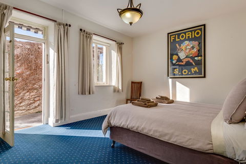 Maison Del Mar - Accommodation Main Beach 6