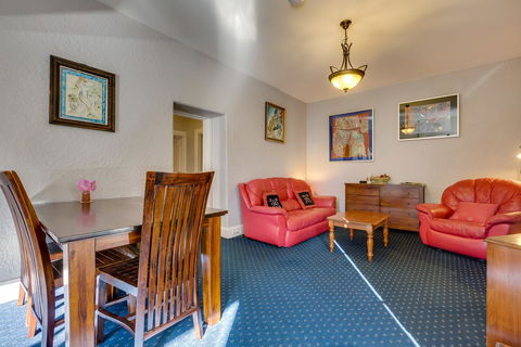 Maison Del Mar - Accommodation Main Beach 10