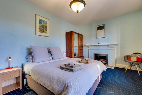 Maison Del Mar - Accommodation Main Beach 3