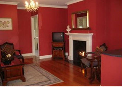 Aldermere Estate Luxury Apartments - Accommodation Main Beach 4