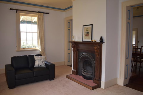 CLAYFIELD HOMESTEAD - Rustic Country Accommodation - Accommodation Main Beach 9