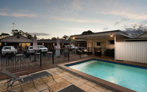 New Crossing Place Motel - Accommodation Main Beach 0