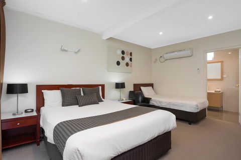 New Crossing Place Motel - Accommodation Main Beach 3