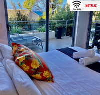 NEW Sunshine Beach Family Escape 3 bedroom with Free Wifi and Parking - Accommodation Main Beach