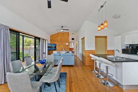 Newcastle Short Stay Apartments - Glebe Road Adamstown - Accommodation Main Beach 0