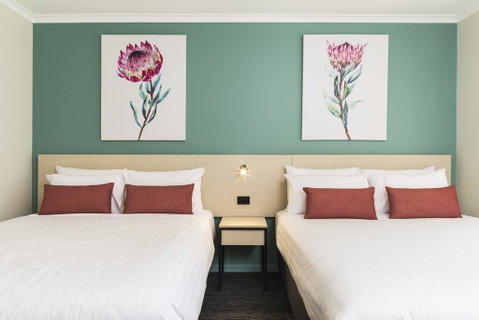 Nightcap At Balaclava Hotel - Accommodation Main Beach 1