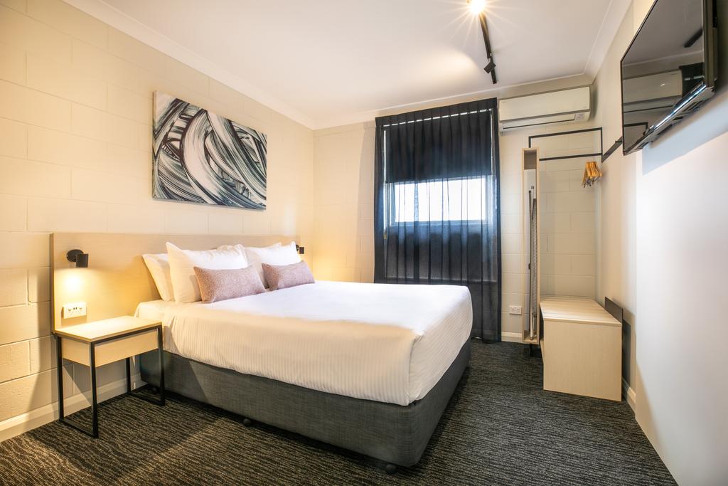 Albert Park SA Accommodation Main Beach