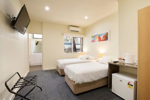 Nightcap At High Flyer Hotel - Accommodation Main Beach 2