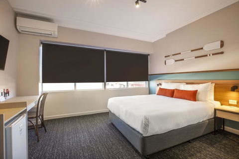 Nightcap At Ocean Beach Hotel - Accommodation Main Beach 0