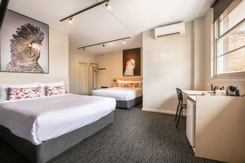 Nightcap At The Charles Hotel - Accommodation Main Beach 1