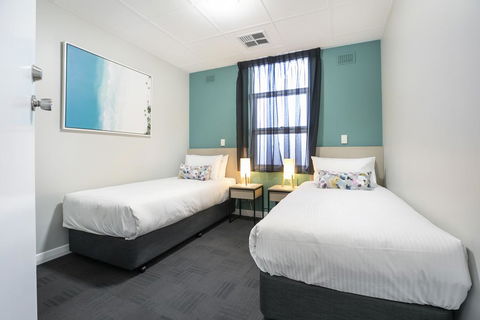 Nightcap At Watermark Glenelg - Accommodation Main Beach 3