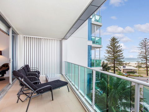 Nirvana By The Sea - Accommodation Main Beach 1
