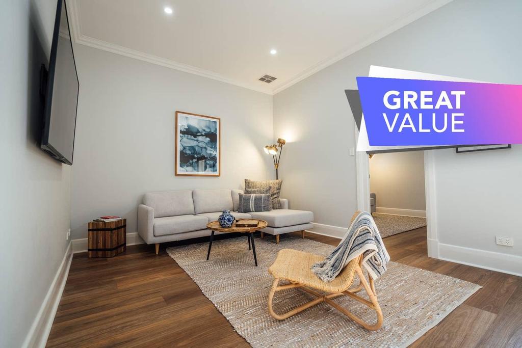 Accommodation Main Beach