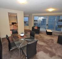 North Sydney Fully Self Contained Modern 2 Bed Apartment 2207BER - Accommodation Main Beach