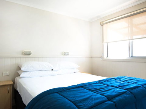 NRMA Bathurst Panorama Holiday Park - Accommodation Main Beach 1