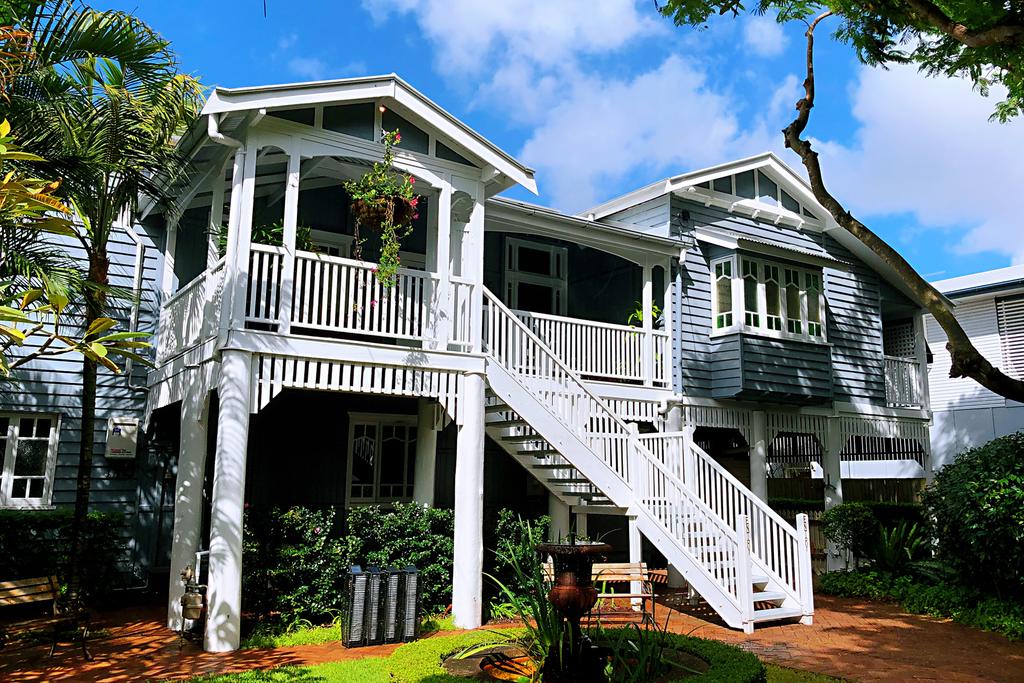 Hawthorne QLD Accommodation Main Beach