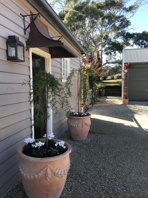 Oak Hill Woodend - Accommodation Main Beach 1
