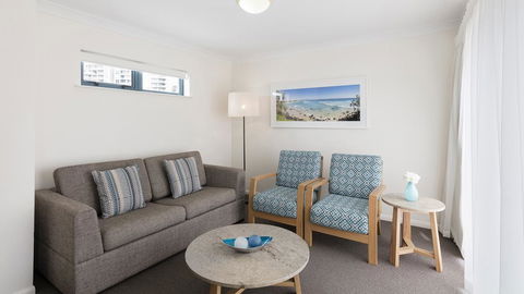Oaks Gold Coast Calypso Plaza Suites - Accommodation Main Beach 1