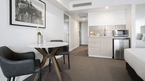 Oaks Toowoomba Hotel - Accommodation Main Beach 2