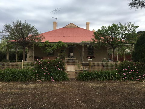 Oakwood Cottage - Accommodation Main Beach 0