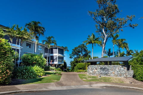 Oasis 22 - Hamilton Island - Accommodation Main Beach 2