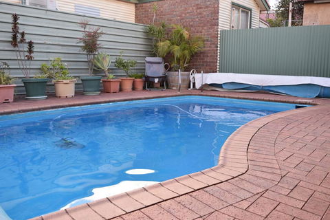 Oasis Motor Inn - Accommodation Main Beach 1