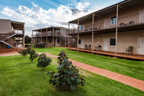 Oasis Newman - Accommodation Main Beach 0