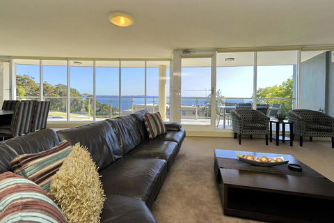 Oasis, Unit 9/5 Laman Street - Accommodation Main Beach 0