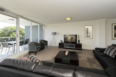 Oasis, Unit 9/5 Laman Street - Accommodation Main Beach 2