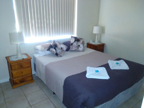 Ocean Beach Chalet 15 - Accommodation Main Beach 0