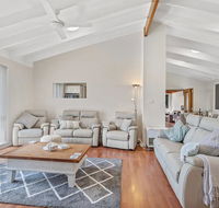 Ocean Beach Road 22 - Accommodation Main Beach