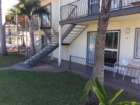 Ocean Breeze Units - Accommodation Main Beach 2