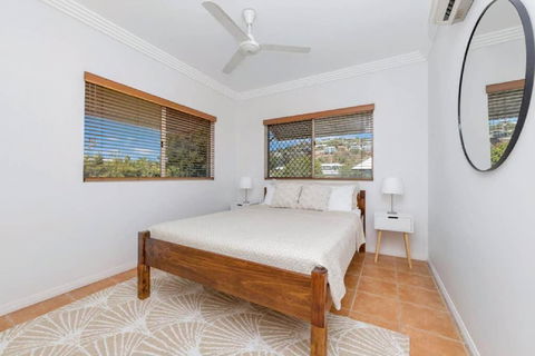 Ocean Breeze, Near Parks And Rowes Bay - Accommodation Main Beach 3