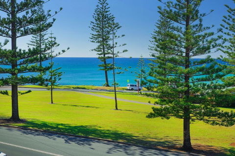 Ocean Court 8 13 Lord Street - Accommodation Main Beach 0