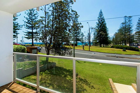 Ocean Court 8 13 Lord Street - Accommodation Main Beach 1