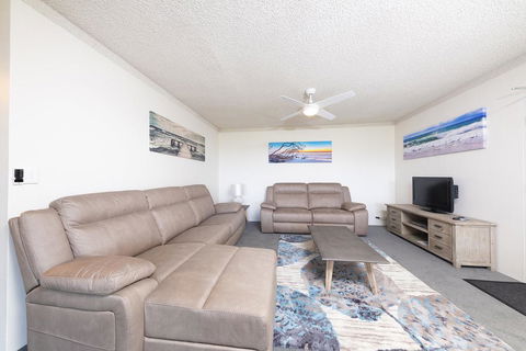 Ocean Crest 10 - Accommodation Main Beach 2