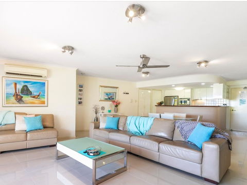 Ocean Isles Seaside Luxury - Accommodation Main Beach 1