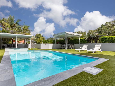 Ocean Isles Seaside Luxury - Accommodation Main Beach 3