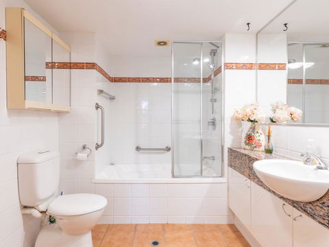 Ocean Isles Seaside Luxury - Accommodation Main Beach 2