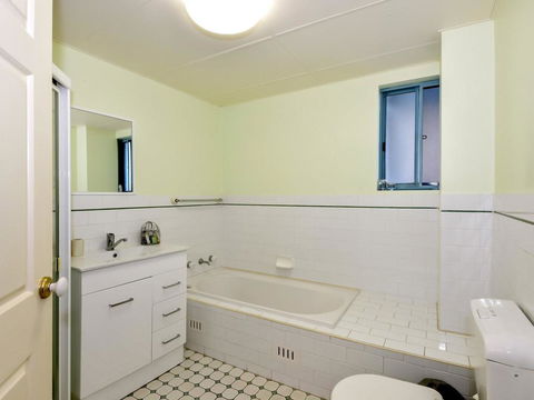 Ocean Palms 1 - Accommodation Main Beach 1