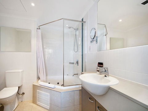 Ocean Panorama - 1 Bedroom Oceanview Apt - Accommodation Main Beach 2